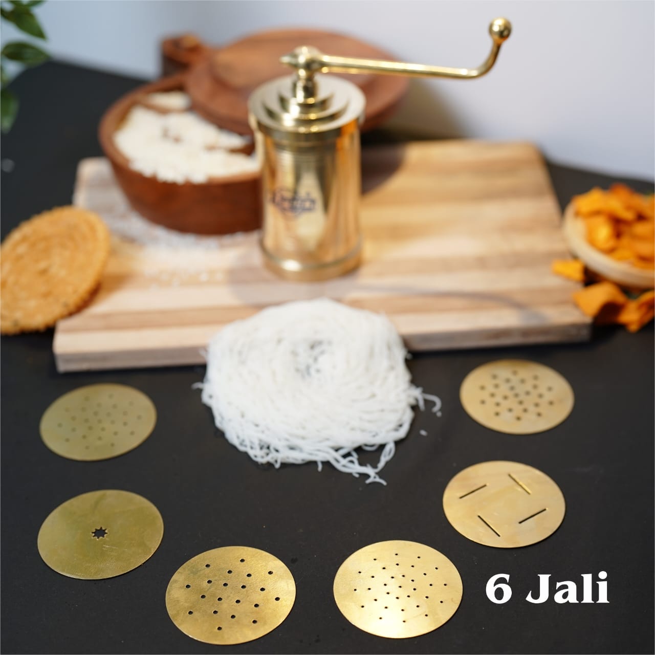 BRASS 600GM SEV SANCHA WITH BOTTOM RING