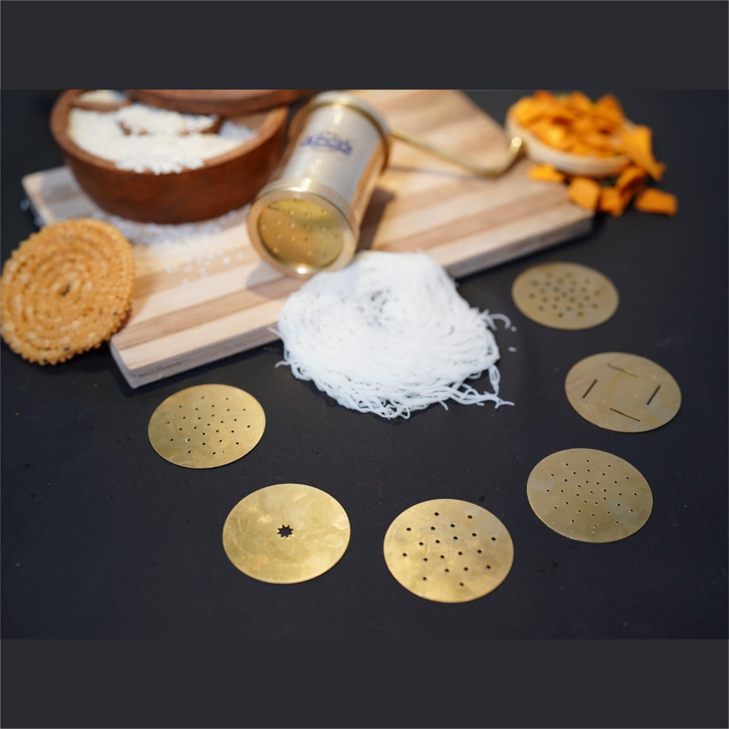 BRASS 600GM SEV SANCHA WITH BOTTOM RING