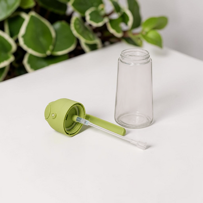 Oil sprayable and pourable bottle